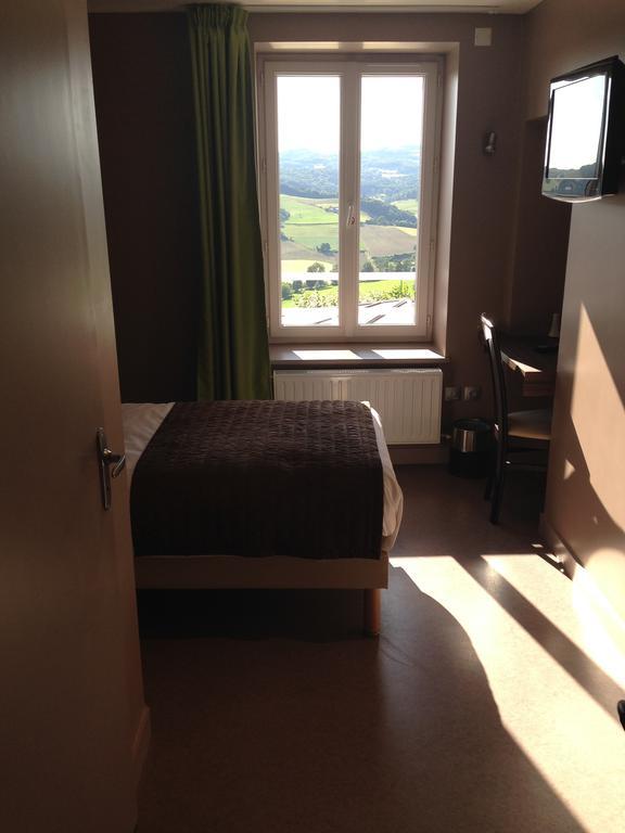 Le Relais Des Bergers Hotel Saint-Martin-en-Haut Quarto foto