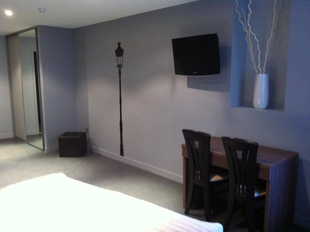 Le Relais Des Bergers Hotel Saint-Martin-en-Haut Quarto foto